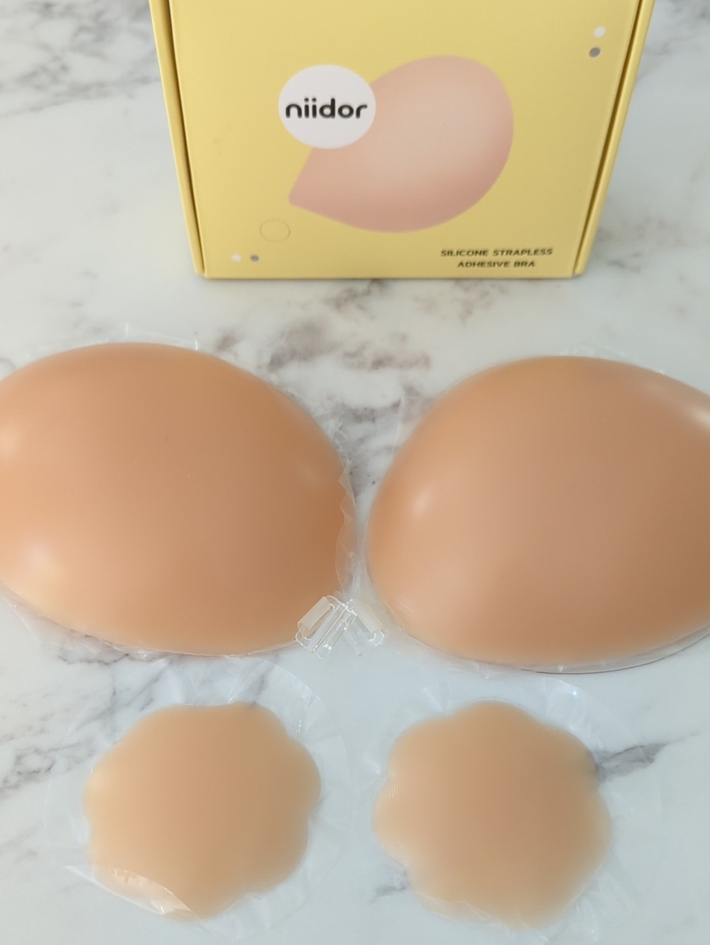 Niidor Woman's Strapless Silicone Adhesive B Cup Bra